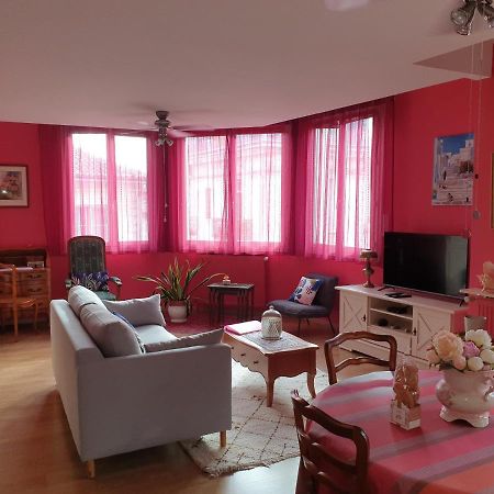 Appartement La Vie En Rose Perigueux Bagian luar foto