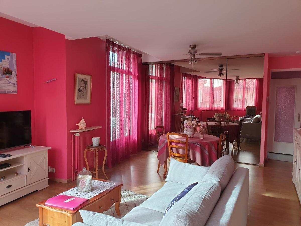 Appartement La Vie En Rose Perigueux Bagian luar foto