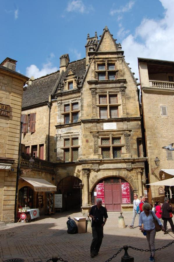 Appartement La Vie En Rose Perigueux Bagian luar foto